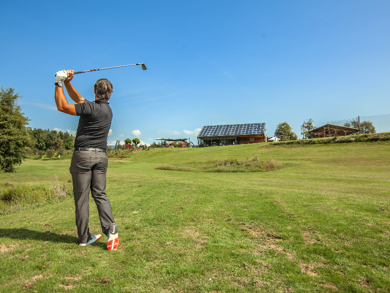 A beautifully clear panoramic landscape showing a modern course utilizing smart routing and thoughtful playability.